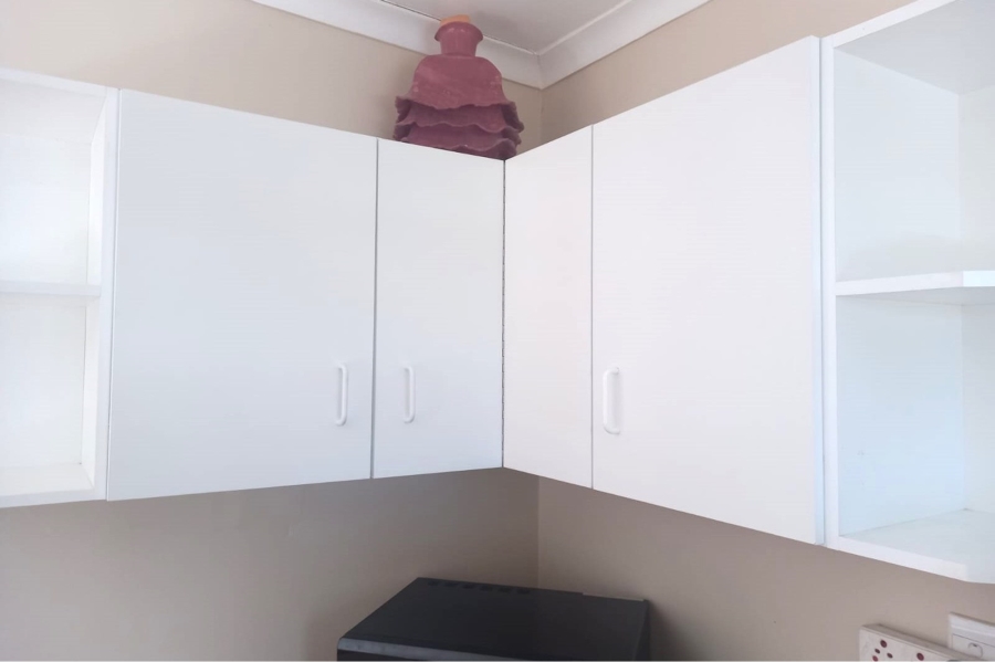 To Let 1 Bedroom Property for Rent in Middedorp Western Cape